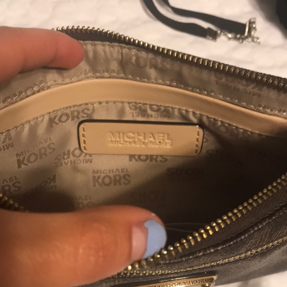 Michael Kors Wristlet-Used Once! - Picture 4 of 4